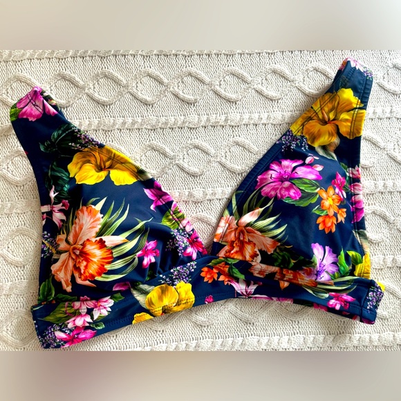 Kona Sol Other - Kona Sol Tropical Bikini Top with adjustable strap & closure Women’s size med